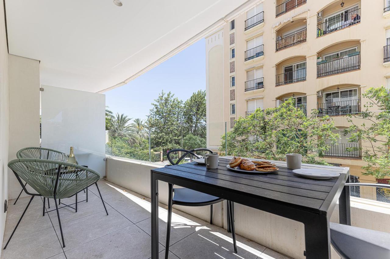 Stylish 2 Bedroom Apartment In Estepona Old Town Luaran gambar