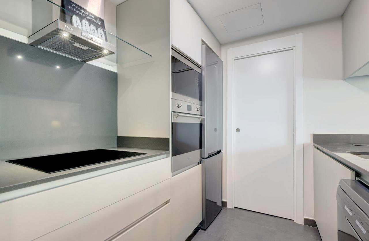 Stylish 2 Bedroom Apartment In Estepona Old Town Luaran gambar