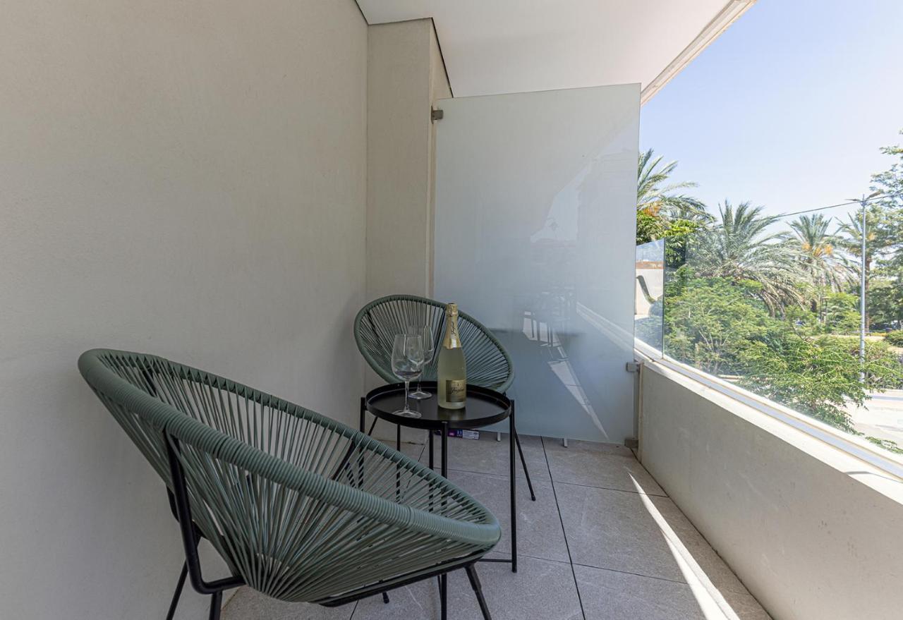 Stylish 2 Bedroom Apartment In Estepona Old Town Luaran gambar